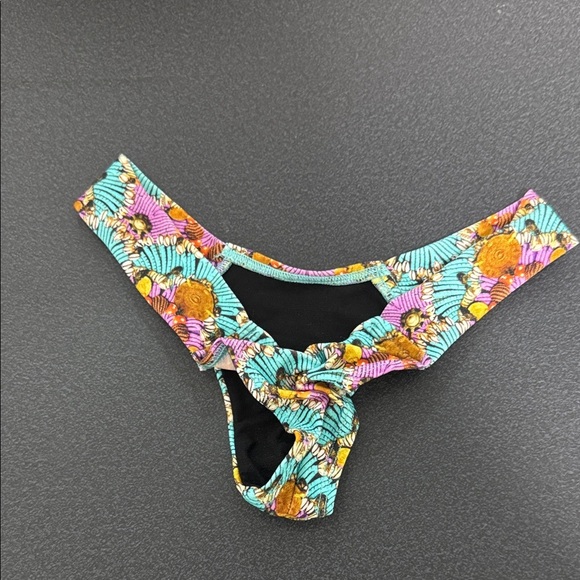 Colorful Patterned Bikini Bottom Volcom - Picture 2 of 2